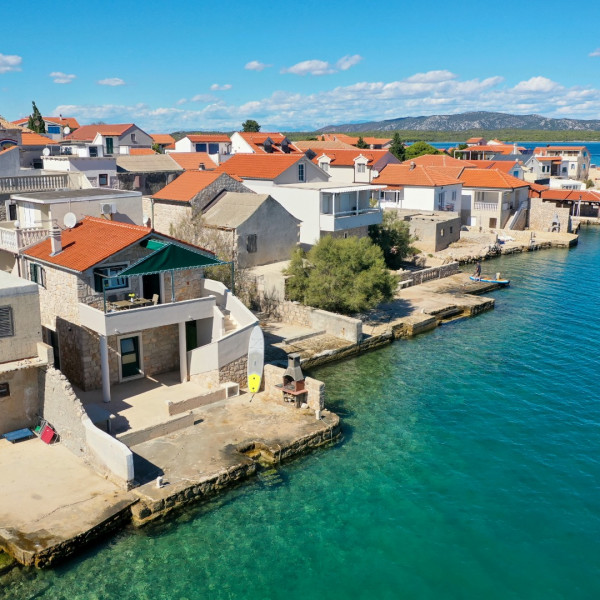 Apartman Dora, Lady D Apartments, Dora and Dario's Fisherman's House, Murter, Croatia Betina