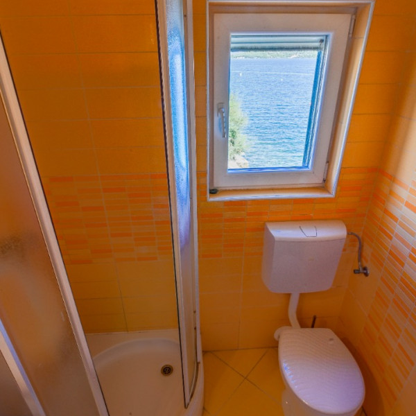 Bathroom / WC, Apartman Dora, Lady D Apartments, Dora and Dario's Fisherman's House, Murter, Croatia Betina