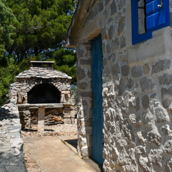 Ribarska kuća Dario, Lady D Apartments, Dora and Dario's Fisherman's House, Murter, Croatia Betina