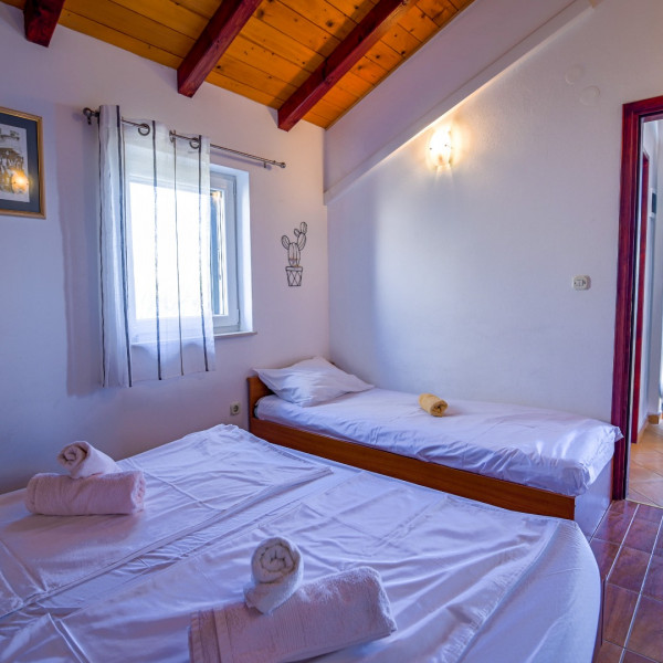 Bedrooms, Apartman Dora, Lady D Apartments, Dora and Dario's Fisherman's House, Murter, Croatia Betina