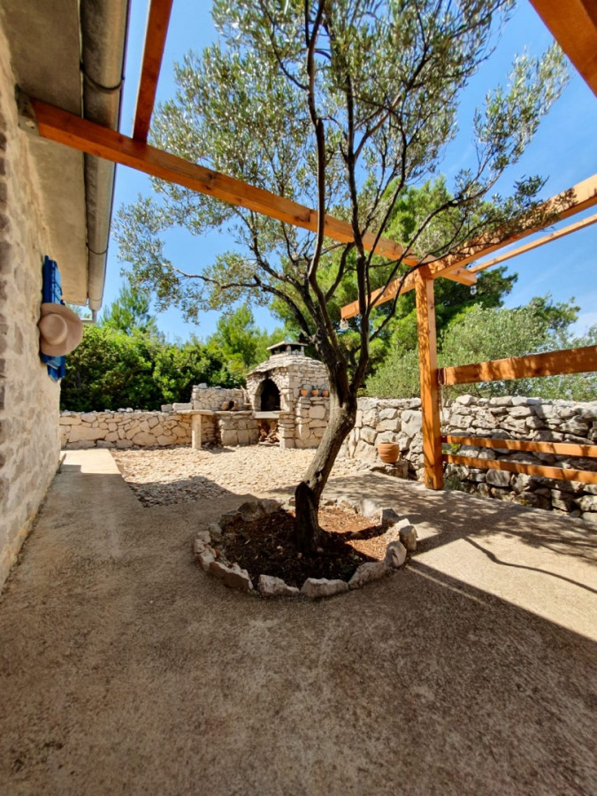 Lady D Apartments, Dora and Dario's Fisherman's House, Murter, Croatia Betina