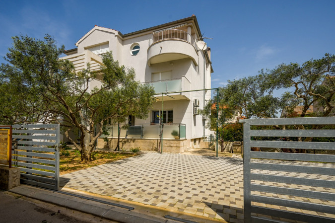 Lady D Apartments, Dora and Dario's Fisherman's House, Murter, Croatia Betina